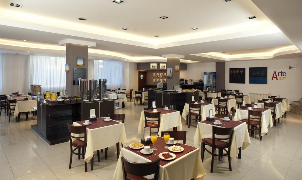 Hotel Piren Puerto Madryn Exterior photo