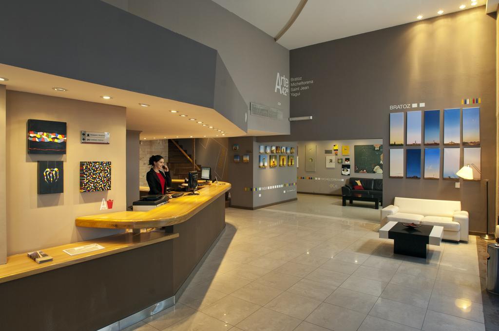Hotel Piren Puerto Madryn Exterior photo