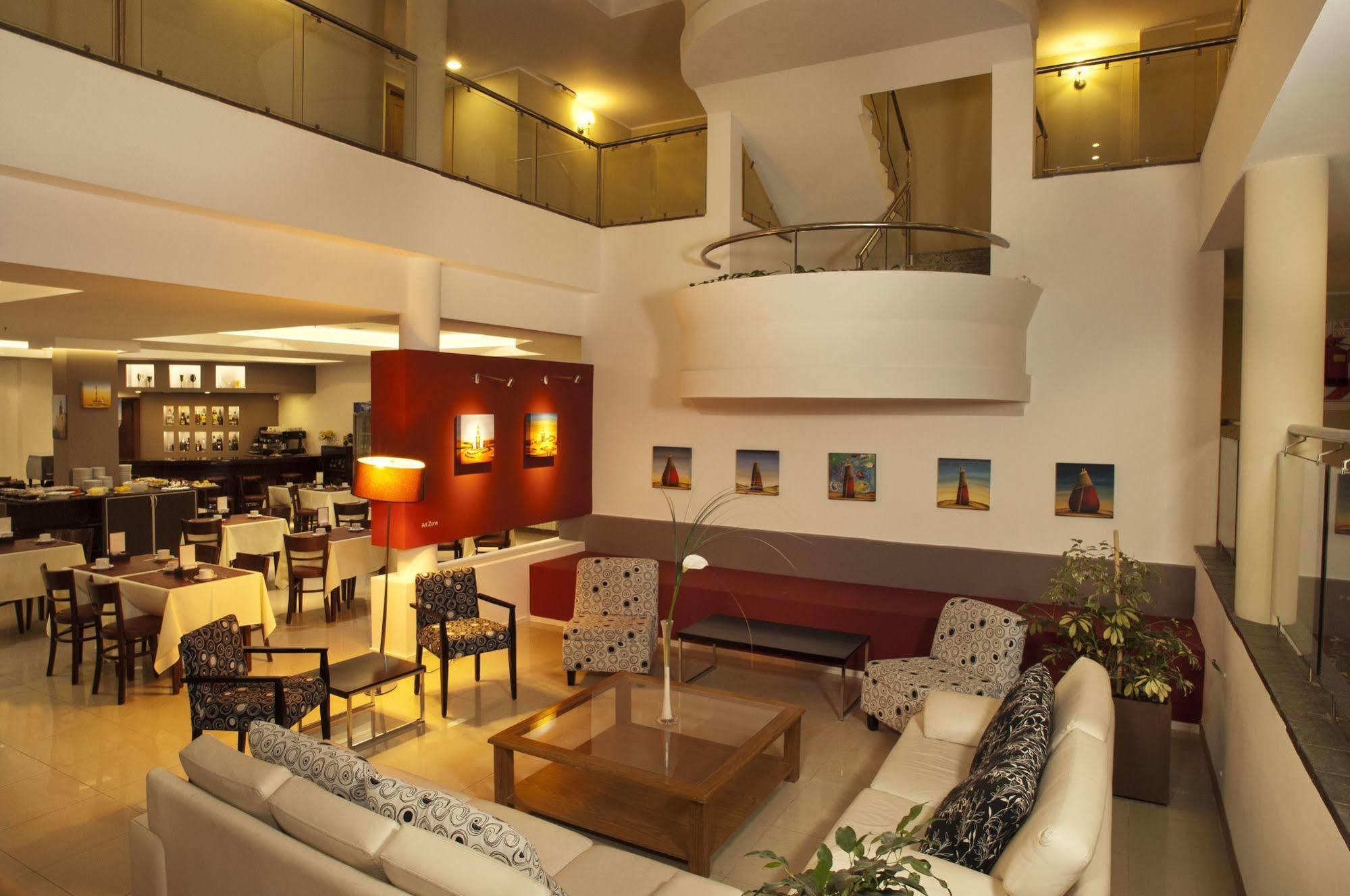 Hotel Piren Puerto Madryn Exterior photo